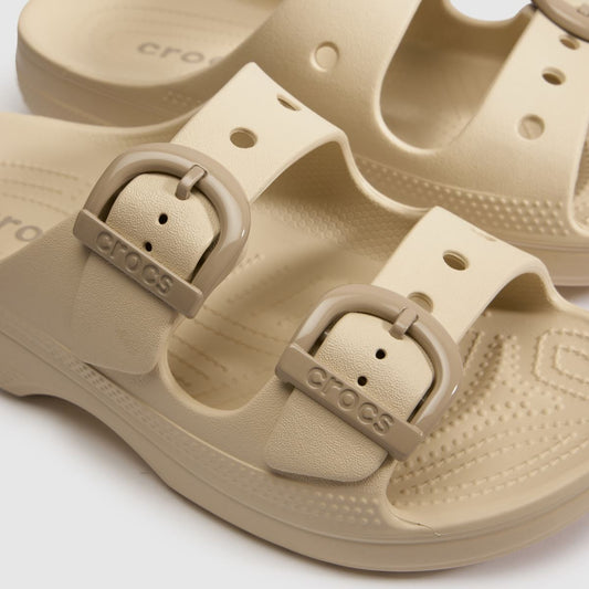 Crocs Saturday Enamel Buckle in Beige